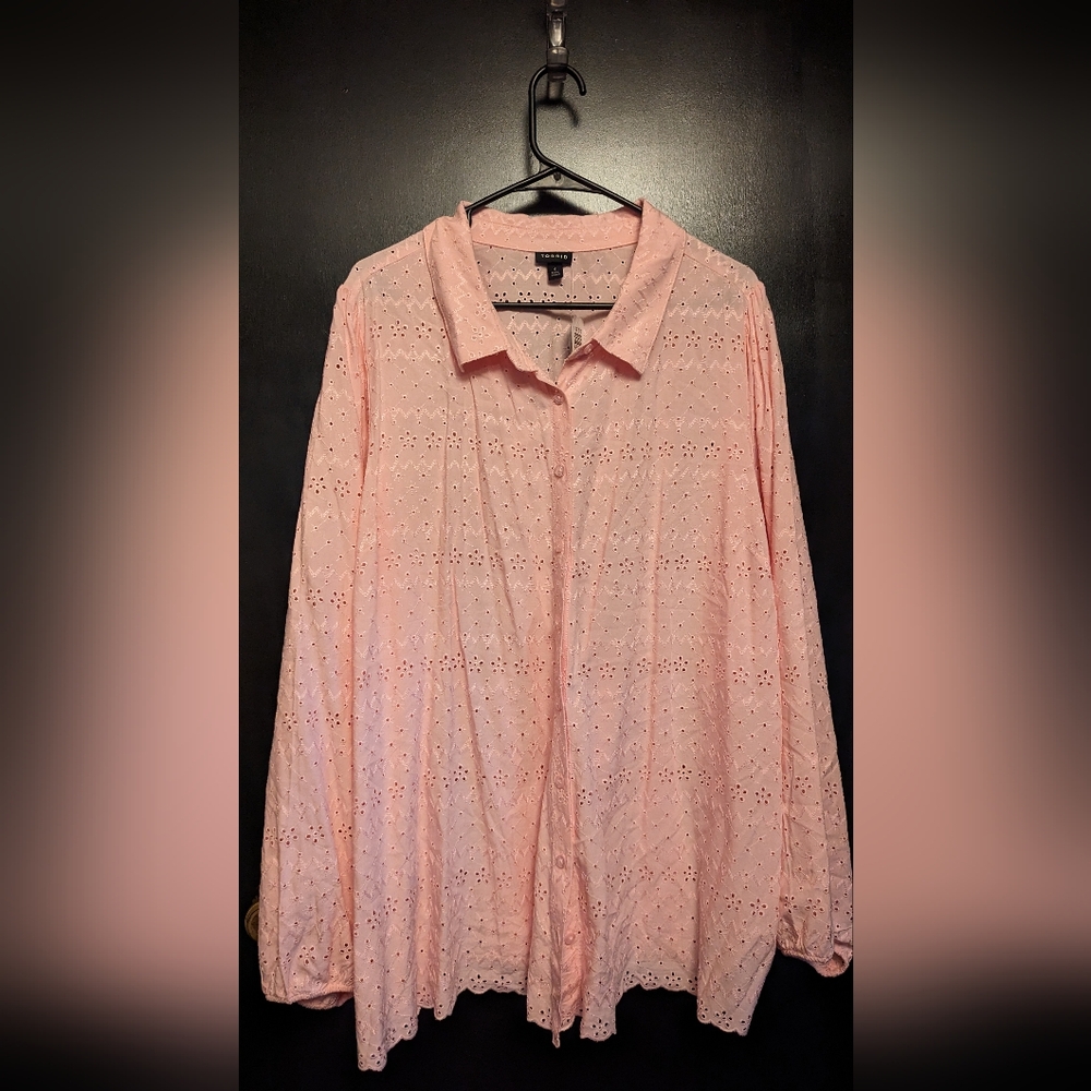 TORRID‎ New Pink Blouse